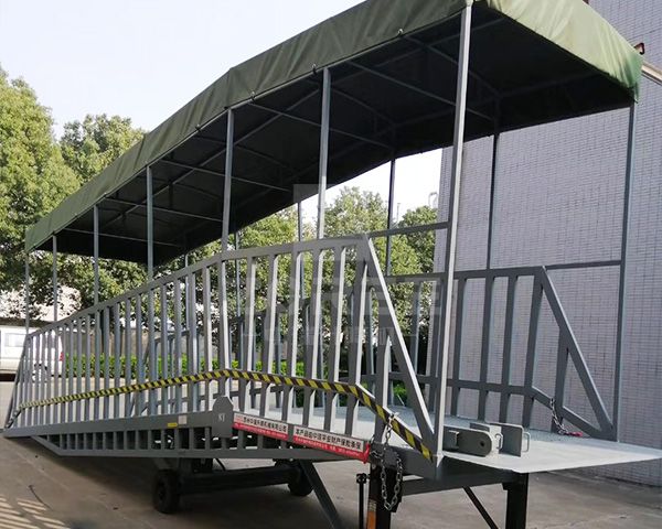 移動登車橋 移動登車橋