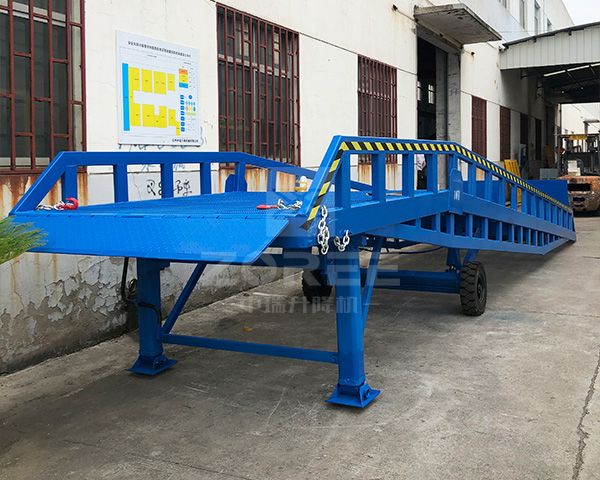 移動登車橋 移動登車橋